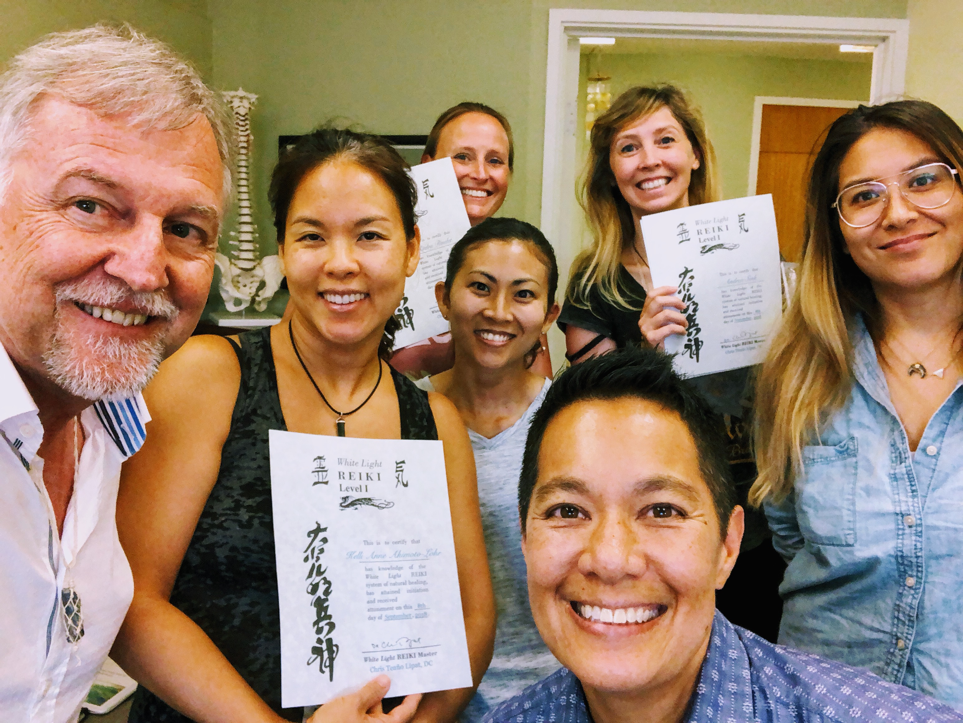 Dr. Chris Teaño Lipat teaches Reiki in Honolulu HI