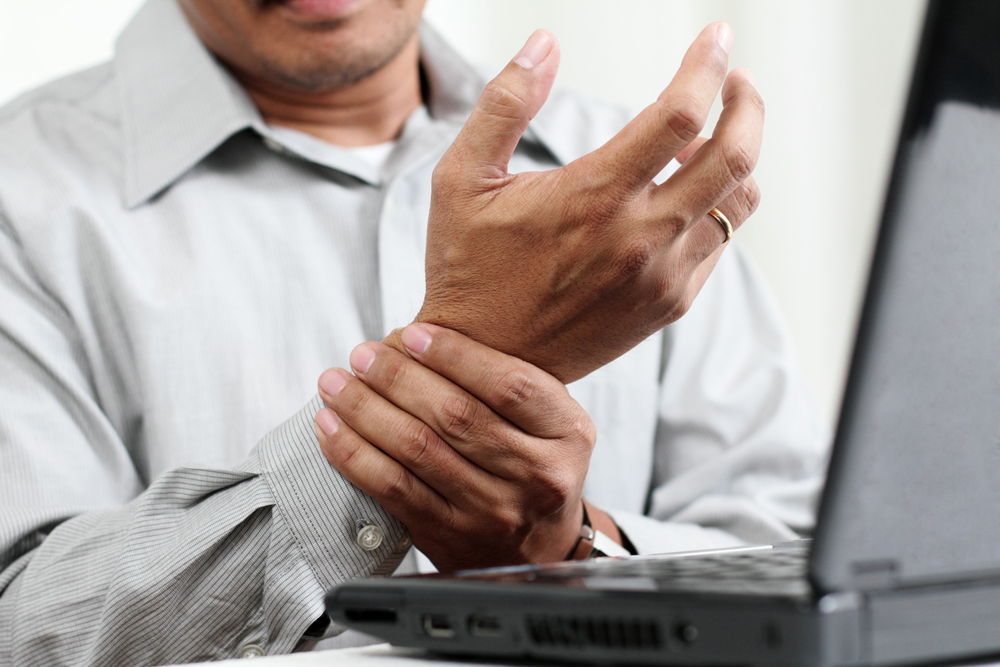Man with Carpal Tunnel Syndrome needs chiropractic care.